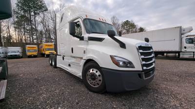 Freightliner Cascadia 126 Sleeper Semi Truck - 72" Integral Sleeper, 400HP, 12 Speed Automatic