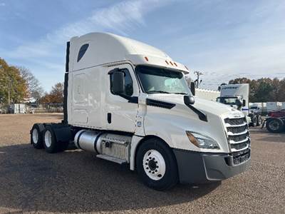 Freightliner Cascadia 126 Sleeper Semi Truck - 72" Integral Sleeper, 455HP, 12 Speed Automatic