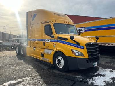 Freightliner Cascadia 126 Sleeper Semi Truck - 72" Integral Sleeper, 455HP, 12 Speed Automatic