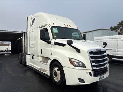 Freightliner Cascadia 126 Sleeper Semi Truck - 72" Integral Sleeper, 455HP, 12 Speed Automatic