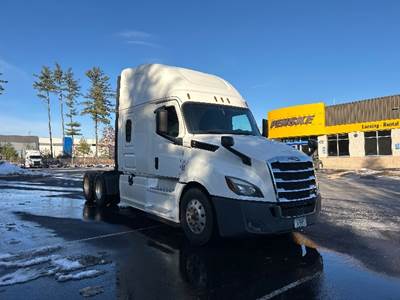 Freightliner Cascadia 126 Sleeper Semi Truck - 72" Integral Sleeper, 455HP, 12 Speed Automatic