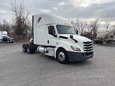 Freightliner Cascadia 126 Sleeper Semi Truck - 72" Integral Sleeper, 455HP, 12 Speed Automatic