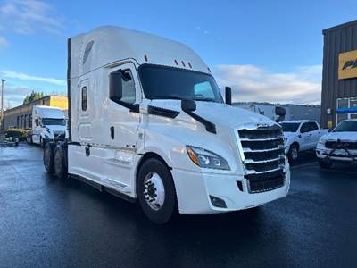 Freightliner Cascadia 126 Sleeper Semi Truck - 72" Integral Sleeper, 455HP, 12 Speed Automatic