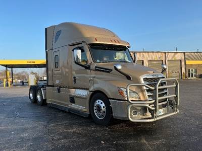 Freightliner Cascadia 126 Sleeper Semi Truck - 72" Integral Sleeper, 455HP, 10 Speed Manual