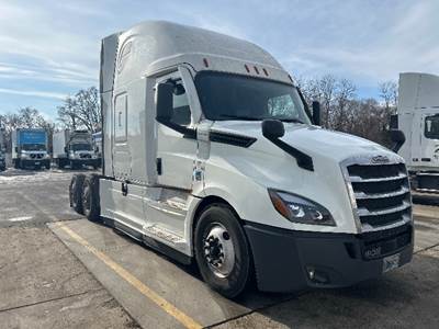 Freightliner Cascadia 126 Sleeper Semi Truck - 72" Integral Sleeper, 455HP, 12 Speed Automatic