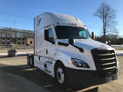 Freightliner Cascadia 126 Sleeper Semi Truck - 72" Integral Sleeper, 455HP, 12 Speed Automatic