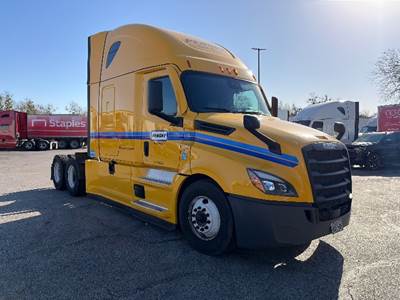 Freightliner Cascadia 126 Sleeper Semi Truck - 72" Integral Sleeper, 455HP, 12 Speed Automatic