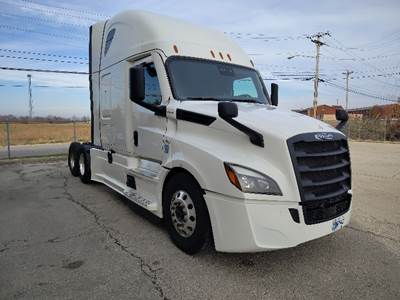Freightliner Cascadia 126 Sleeper Semi Truck - 72" Integral Sleeper, 455HP, 12 Speed Automatic
