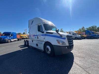 Freightliner Cascadia 126 Sleeper Semi Truck - 72" Integral Sleeper, 455HP, 12 Speed Automatic