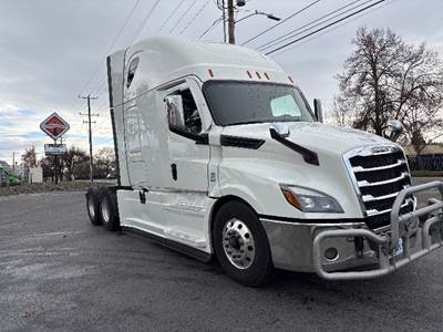 Freightliner Cascadia 126 Sleeper Semi Truck - 72" Integral Sleeper, 455HP, 12 Speed Automatic