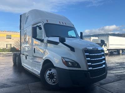 Freightliner Cascadia 126 Sleeper Semi Truck - 72" Integral Sleeper, 455HP, 12 Speed Automatic