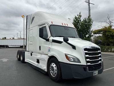 Freightliner Cascadia 126 Sleeper Semi Truck - 72" Integral Sleeper, 455HP, 12 Speed Automatic