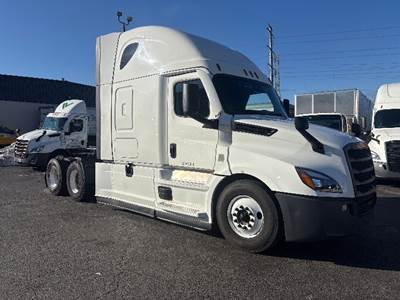 Freightliner Cascadia 126 Sleeper Semi Truck - 72" Integral Sleeper, 455HP, 12 Speed Automatic