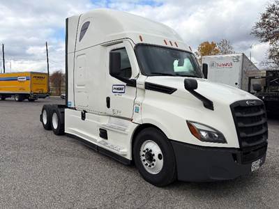 Freightliner Cascadia 126 Sleeper Semi Truck - 72" Integral Sleeper, 455HP, 12 Speed Automatic