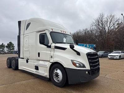 Freightliner Cascadia 126 Sleeper Semi Truck - 72" Integral Sleeper, 455HP, 12 Speed Automatic