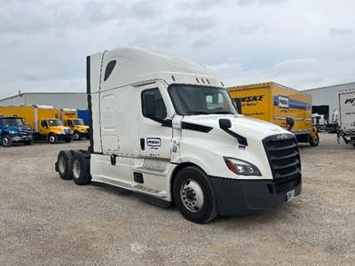 Freightliner Cascadia 126 Sleeper Semi Truck - 72" Integral Sleeper, 455HP, 12 Speed Automatic