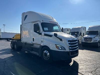 Freightliner Cascadia 126 Sleeper Semi Truck - 72" Integral Sleeper, 455HP, 12 Speed Automatic