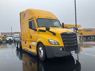 Freightliner Cascadia 126 Sleeper Semi Truck - 72" Integral Sleeper, 455HP, 12 Speed Automatic