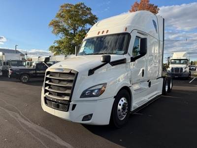 Freightliner Cascadia 126 Sleeper Semi Truck - 72" Integral Sleeper, 455HP, 12 Speed Automatic