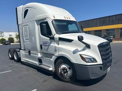 Freightliner Cascadia 126 Sleeper Semi Truck - 72" Integral Sleeper, 455HP, 12 Speed Automatic