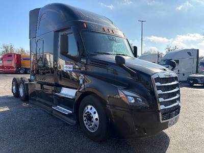 Freightliner Cascadia 126 Sleeper Semi Truck - 72" Integral Sleeper, 455HP, 12 Speed Automatic