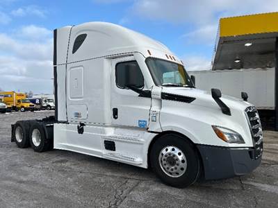 Freightliner Cascadia 126 Sleeper Semi Truck - 72" Integral Sleeper, 455HP, 12 Speed Automatic
