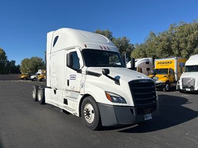 Freightliner Cascadia 126 Sleeper Semi Truck - 72" Integral Sleeper, 455HP, 12 Speed Automatic