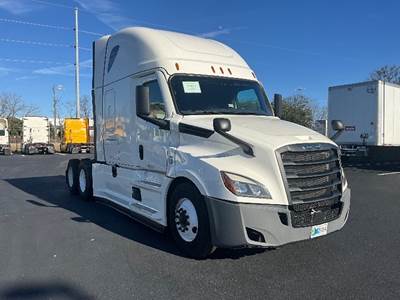 Freightliner Cascadia 126 Sleeper Semi Truck - 72" Integral Sleeper, 455HP, 12 Speed Automatic