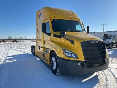 Freightliner Cascadia 126 Sleeper Semi Truck - 72" Integral Sleeper, 455HP, 12 Speed Automatic