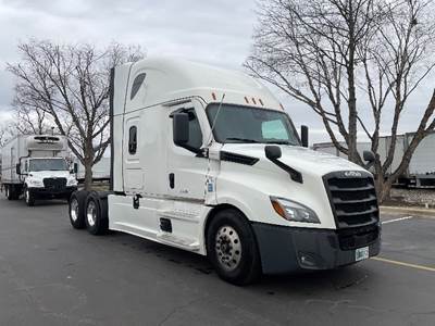 Freightliner Cascadia 126 Sleeper Semi Truck - 72" Integral Sleeper, 455HP, 12 Speed Automatic