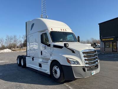 Freightliner Cascadia 126 Sleeper Semi Truck - 72" Integral Sleeper, 455HP, 12 Speed Automatic