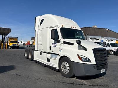 Freightliner Cascadia 126 Sleeper Semi Truck - 72" Integral Sleeper, 455HP, 12 Speed Automatic