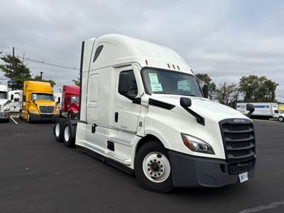 Freightliner Cascadia 126 Sleeper Semi Truck - 72" Integral Sleeper, 455HP, 12 Speed Automatic