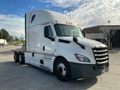 Freightliner Cascadia 126 Sleeper Semi Truck - 72" Integral Sleeper, 455HP, 12 Speed Automatic