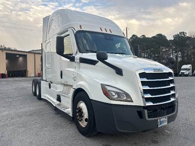 Freightliner Cascadia 126 Sleeper Semi Truck - 72" Integral Sleeper, 455HP, 12 Speed Automatic