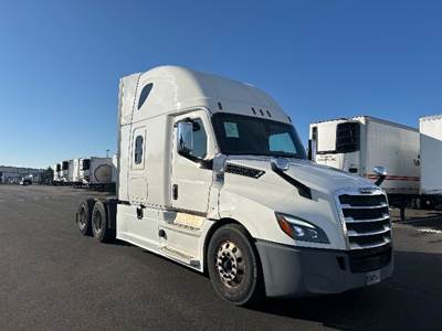 Freightliner Cascadia 126 Sleeper Semi Truck - 72" Integral Sleeper, 450HP, 12 Speed Automatic