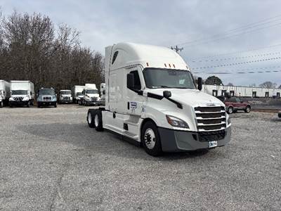 Freightliner Cascadia 126 Sleeper Semi Truck - 72" Integral Sleeper, 455HP, 12 Speed Automatic