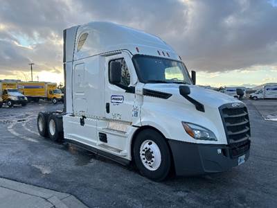 Freightliner Cascadia 126 Sleeper Semi Truck - 72" Integral Sleeper, 455HP, 12 Speed Automatic