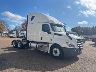 Freightliner Cascadia 126 Sleeper Semi Truck - 72" Integral Sleeper, 455HP, 12 Speed Automatic