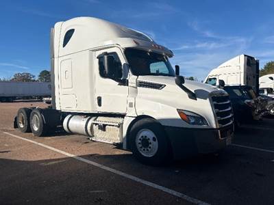 Freightliner Cascadia 126 Sleeper Semi Truck - 72" Integral Sleeper, 455HP, 12 Speed Automatic