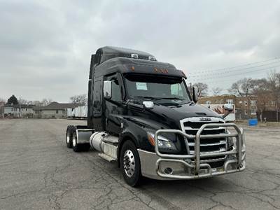 Freightliner Cascadia 126 Sleeper Semi Truck - 48" Integral Sleeper, 475HP, 13 Speed Manual