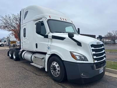 Freightliner Cascadia 126 Sleeper Semi Truck - 72" Integral Sleeper, Cummins 450HP, 12 Speed Automatic