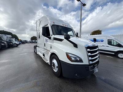 Freightliner Cascadia 126 Sleeper Semi Truck - 72" Integral Sleeper, 505HP, 12 Speed Automatic