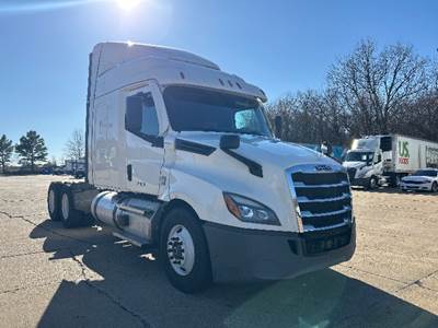 Freightliner Cascadia 126 Sleeper Semi Truck - 60" Integral Sleeper, 455HP, 12 Speed Automatic