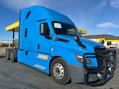 Freightliner Cascadia 126 Sleeper Semi Truck - 72" Integral Sleeper, 455HP, 12 Speed Automatic