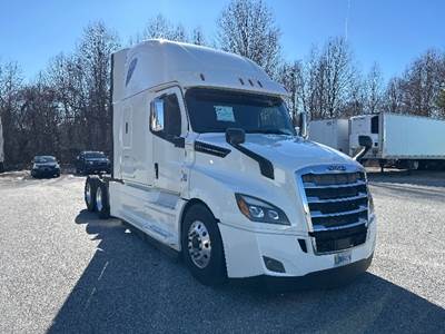 Freightliner Cascadia 126 Sleeper Semi Truck - 72" Integral Sleeper, 455HP, 12 Speed Automatic