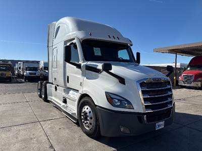 Freightliner Cascadia 126 Sleeper Semi Truck - 72" Integral Sleeper, 455HP, 12 Speed Automatic