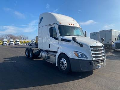 Freightliner Cascadia 126 Sleeper Semi Truck - 72" Integral Sleeper, 455HP, 12 Speed Automatic