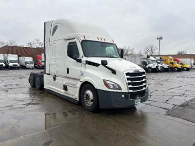 Freightliner Cascadia 126 Sleeper Semi Truck - 72" Integral Sleeper, 455HP, 12 Speed Automatic
