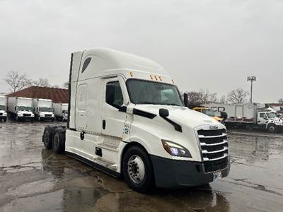 Freightliner Cascadia 126 Sleeper Semi Truck - 72" Integral Sleeper, 455HP, 12 Speed Automatic